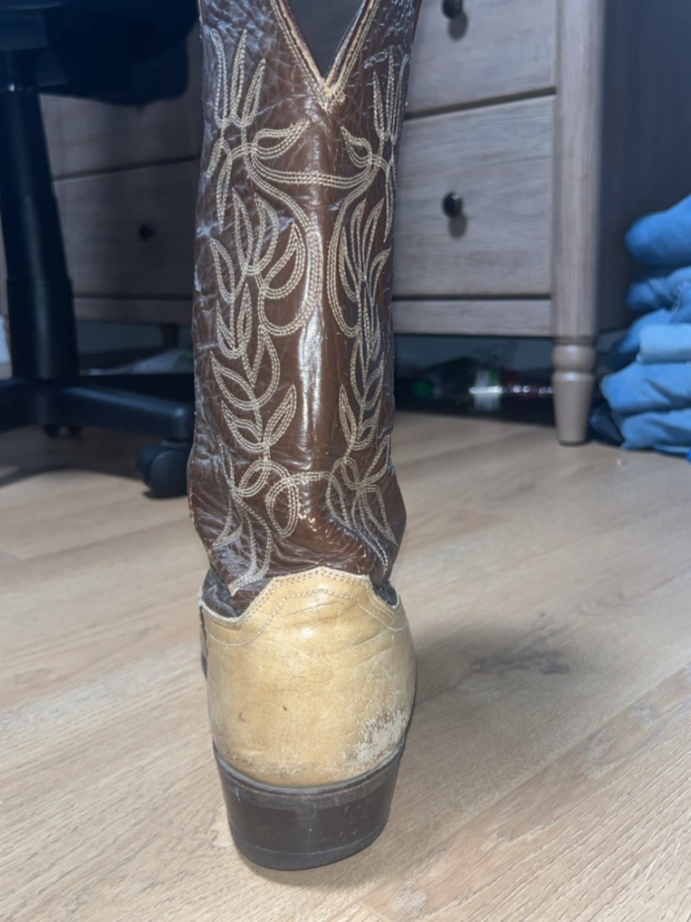 Men’s Justin Boots Two-Tone Brown and Tan Western Cowboy Boots - Picture 8 of 12